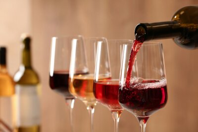 Wein in verschiedenen Farben
