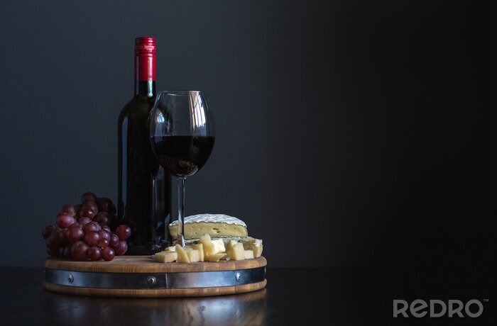 Bild Wein Weintrauben und Käseplatte