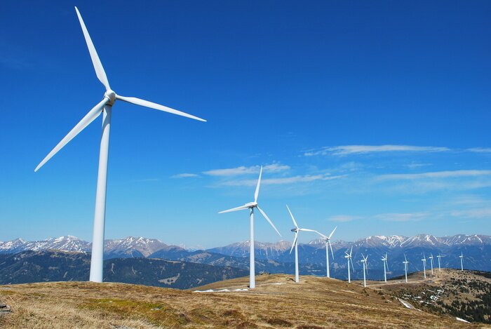 Bild Windrad auf dem Hügel