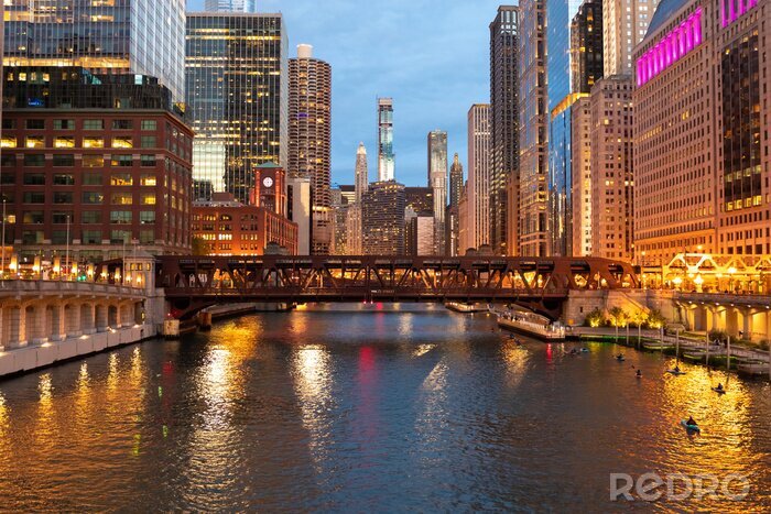 Bild Wolkenkratzer am Fluss