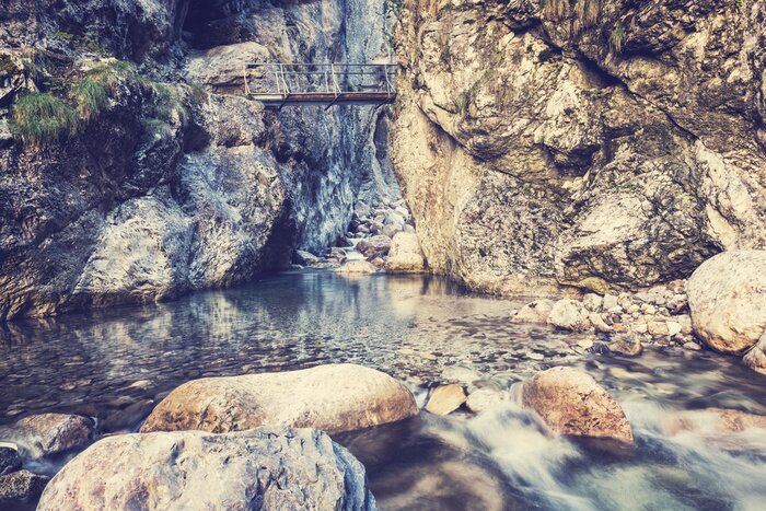 Fototapete Alpiner Wasserfall