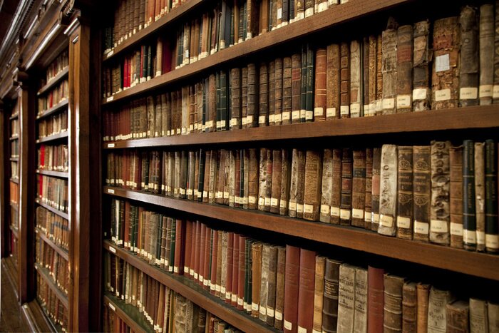 Fototapete Alte Büchersammlung in der Bibliothek