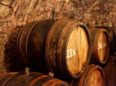 Fototapete Alten Weinkeller mit Fässern