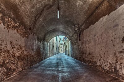 Fototapete Alter stadtnaher Tunnel