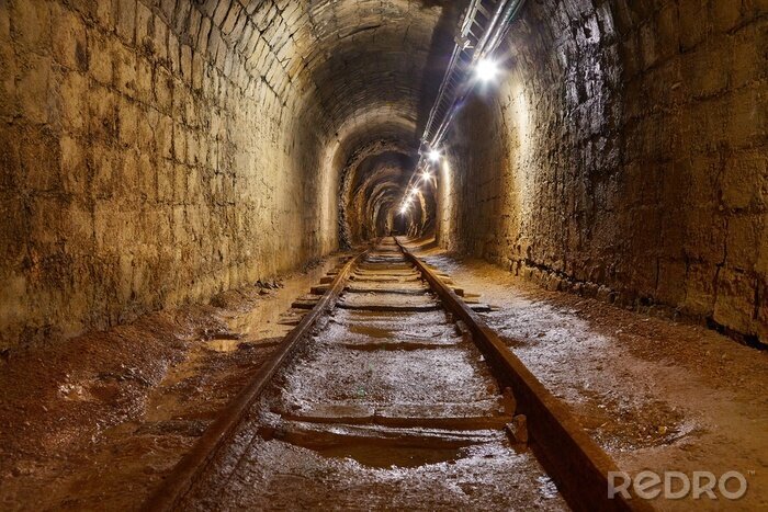 Fototapete Alter Tunnel im Bergwerk