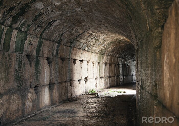 Fototapete Alter verlassener Tunnel