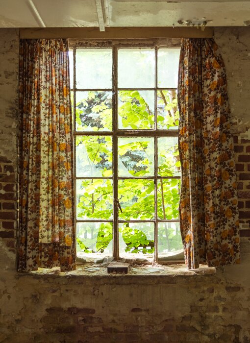 Fototapete Altes fenster mit vorhang