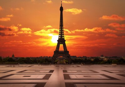 Ansicht des Eiffelturms bei Sonnenuntergang