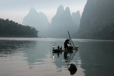 Asiatische Landschaft mit Fischer