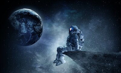 Astronaut schaut auf einen geheimnisvollen Planeten