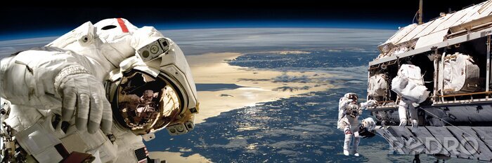 Fototapete Astronauten auf der Raumstation