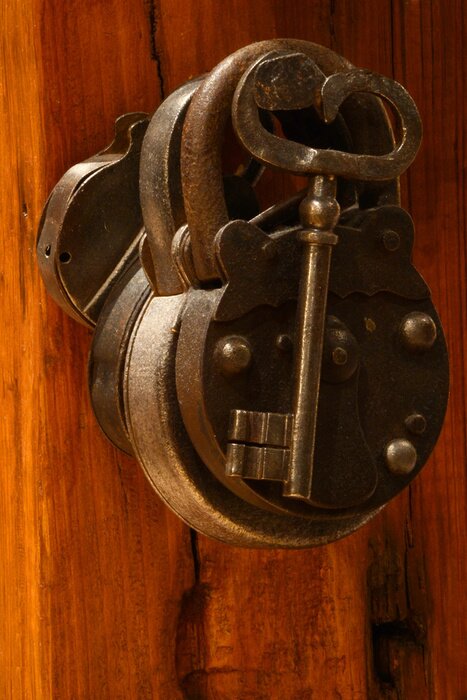 Fototapete Aufhängeöse mitalten Metall Vorhängeschloss Vor dem Hintergrund