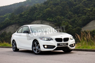 Fototapete Auto BMW 220i weiße Limousine