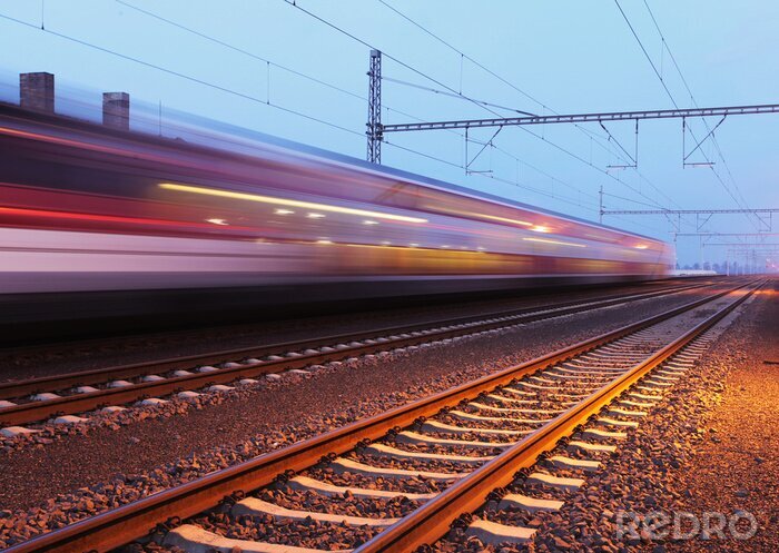 Fototapete Bahnhof und Zug in Bewegung