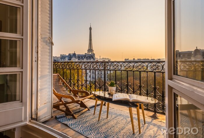 Fototapete Beautiful paris balcony at sunset with eiffel tower view