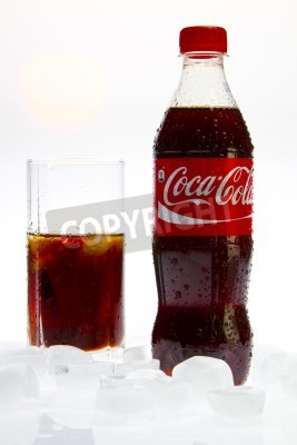 Fototapete Beliebtes kohlensäurehaltiges Getränk