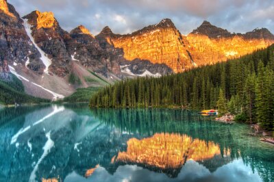 Fototapete Berge und türkisfarbener See in Kanada