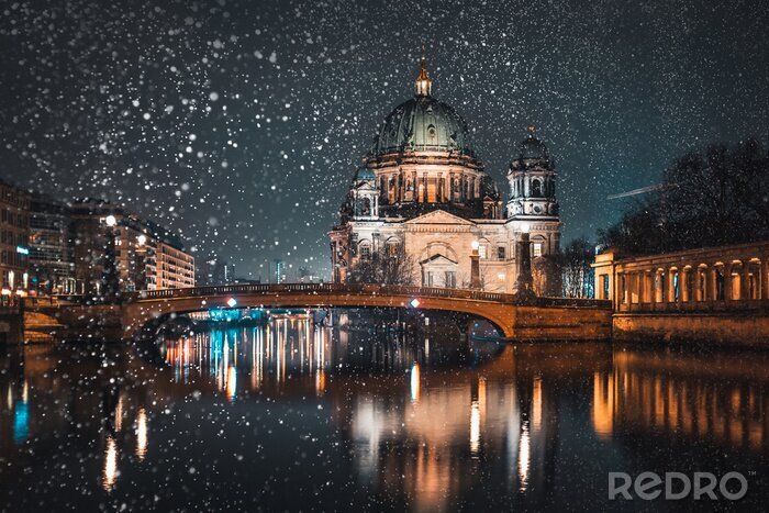 Fototapete Berliner Dom am Wasser