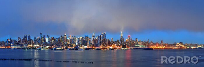 Fototapete Bewölktes Panorama von New York City