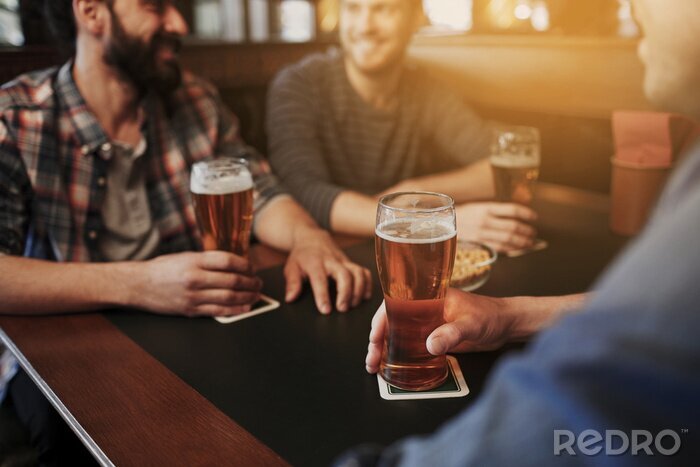 Fototapete Bier beim Männertreffen