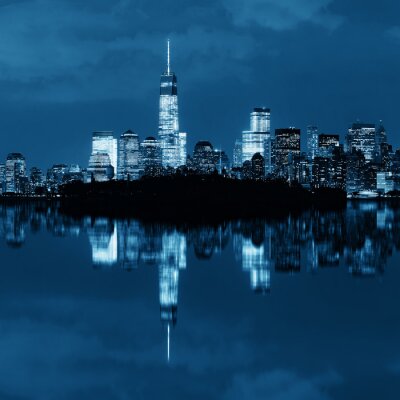 Blaue Skyline von New York City