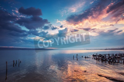 Fototapete Blauer Sonnenuntergang am See