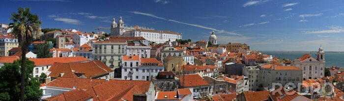 Fototapete Blick Markt auf Alfama (Lissabon) vom Miradouro Santa Luzia