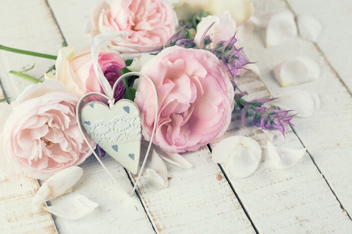 Fototapete Blumen auf Brettern Shabby