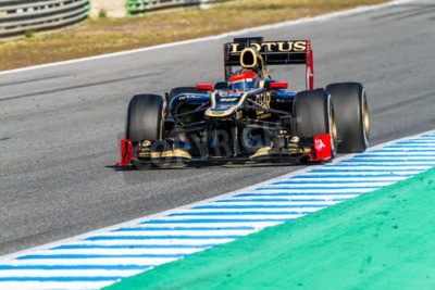 Fototapete Bolid mit Aufschriften auf der Rennstrecke