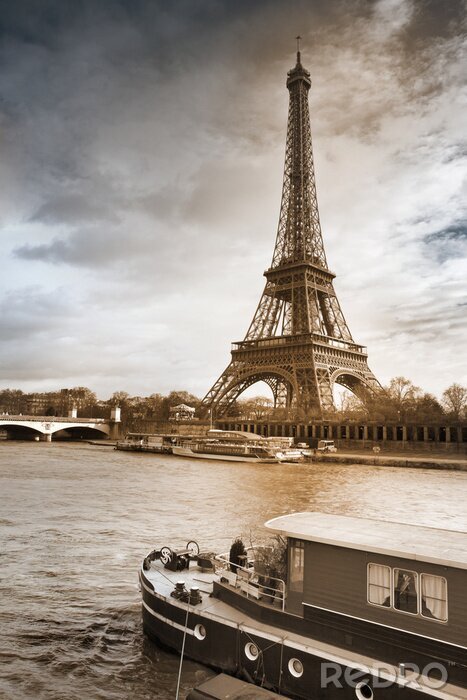 Fototapete Boot mit Blick auf Eiffelturm