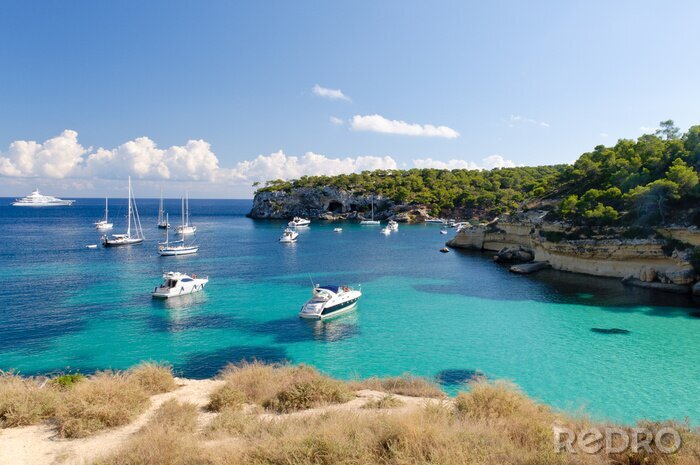 Fototapete Boote in der Bucht von Cala Portals Alt, Mallorca