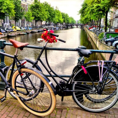 Fototapete Brücke mit Fahrrädern über Kanal