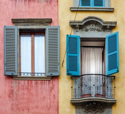 Fototapete Bunte fenster in italien