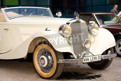 Fototapete Cremefarbenes Auto Oldtimer