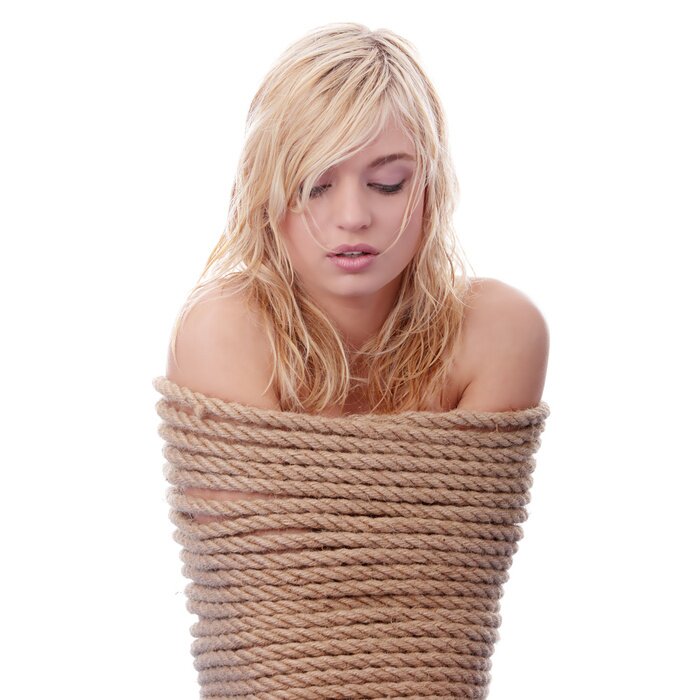 Fototapete Die schöne blonde Mädchen mit einem Seil gefesselt