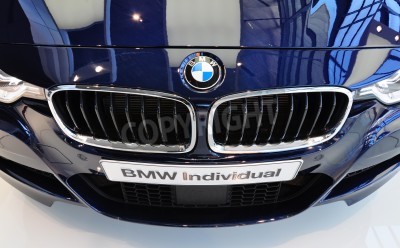 Fototapete Dunkelblaue Vorderseite von BMW