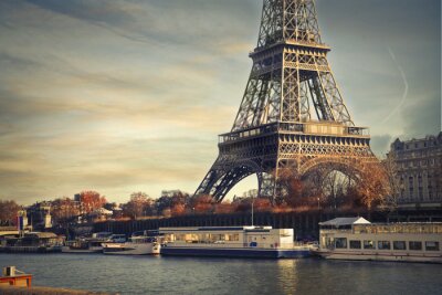 Eiffelturm am Fluss