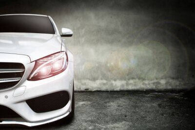 Fototapete Ein weißes Auto in einer Garage