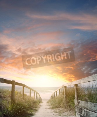 Fototapete Eingang zum Strand bei Sonnenuntergang