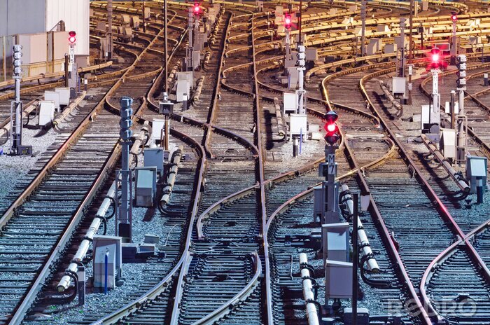 Fototapete Eisenbahngleise am Bahnhof in Kiew