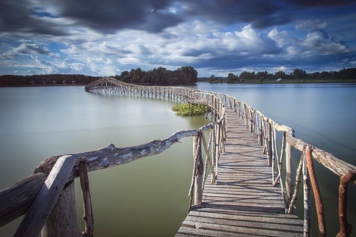 Fototapete Enge Brücke in Thailand
