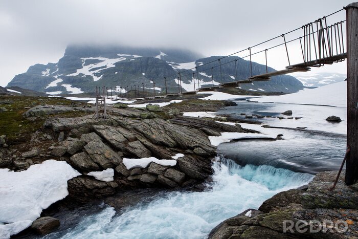 Fototapete Enge Brücke überm Wasserfall