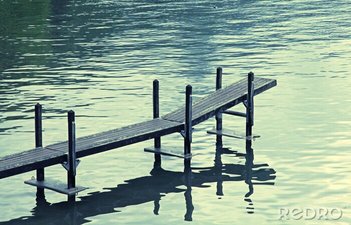 Fototapete Enger Holzsteg in Genf