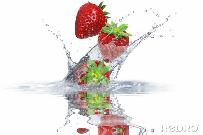 Fototapete Erdbeeren in Wasser eingetaucht