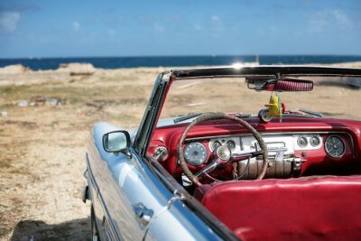 Fahrzeug und Landschaft von Havanna