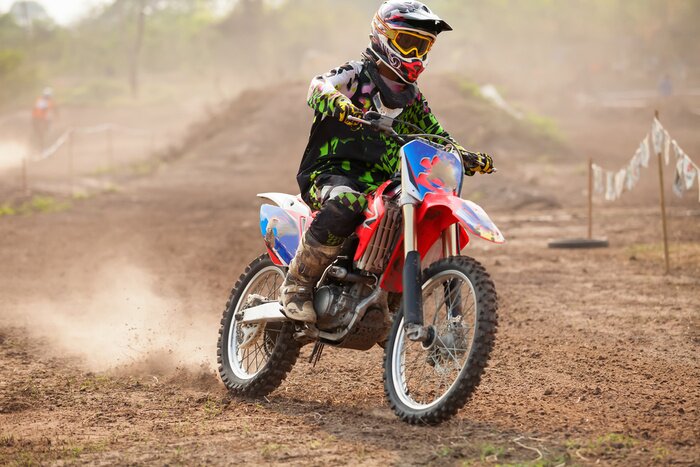 Fototapete farbenfrohes Geländemotorrad