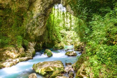 Fototapete Felsbogen über dem Bach