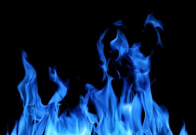 Fototapete Flammen in Blautönen auf schwarzem Hintergrund