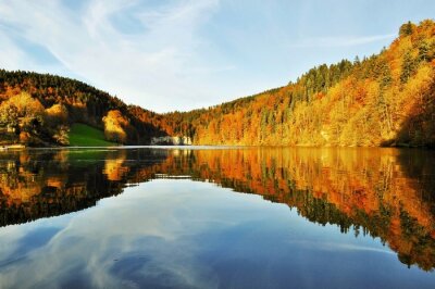 Fototapete Fluss und Herbstlandschaft
