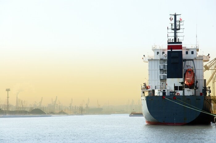 Fototapete Frachtschiff in der Werft
